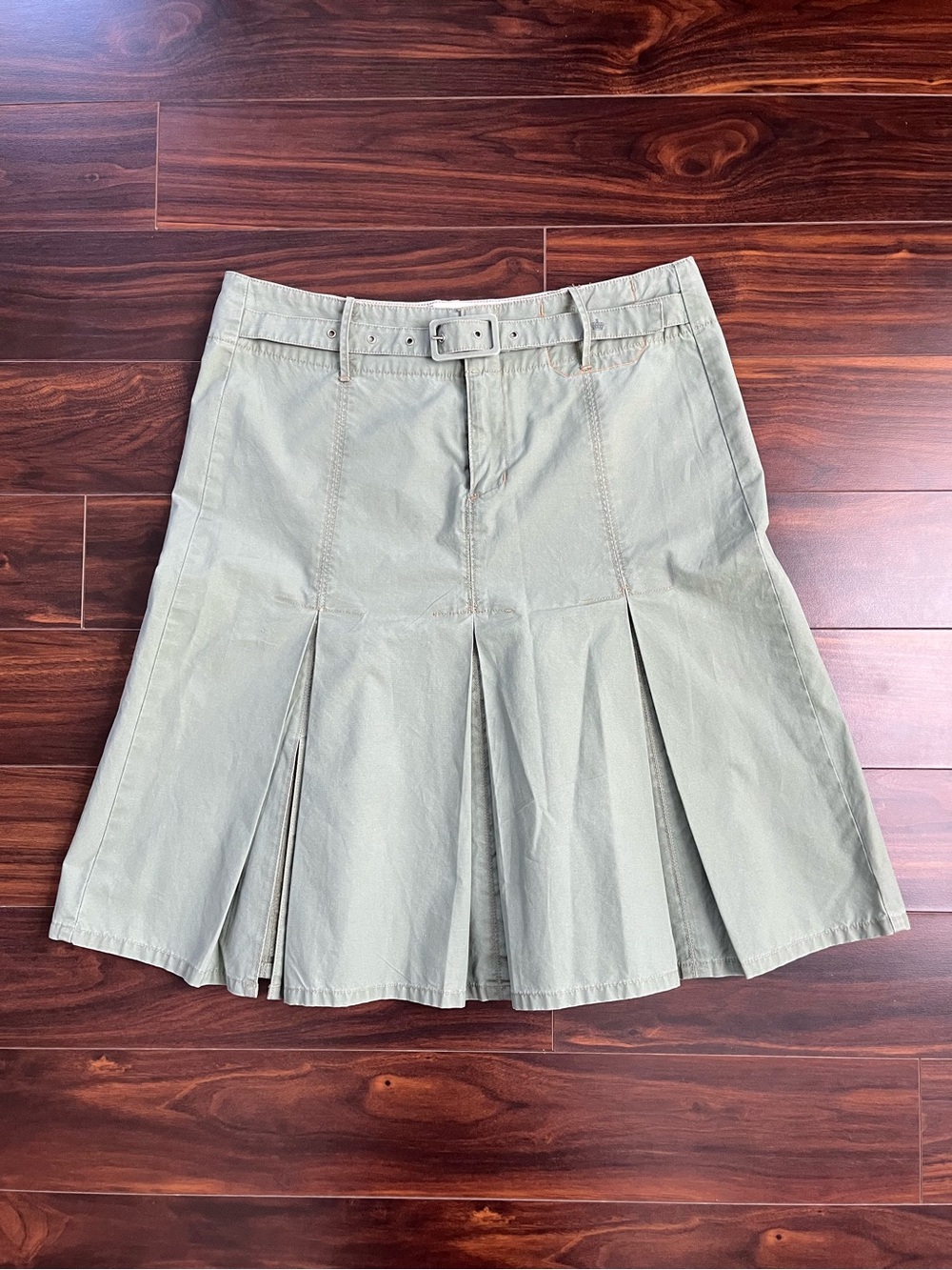 G1 Basic Goods/Anthropologie Pleated A-Line Skirt in Utility Green, 6, EUC